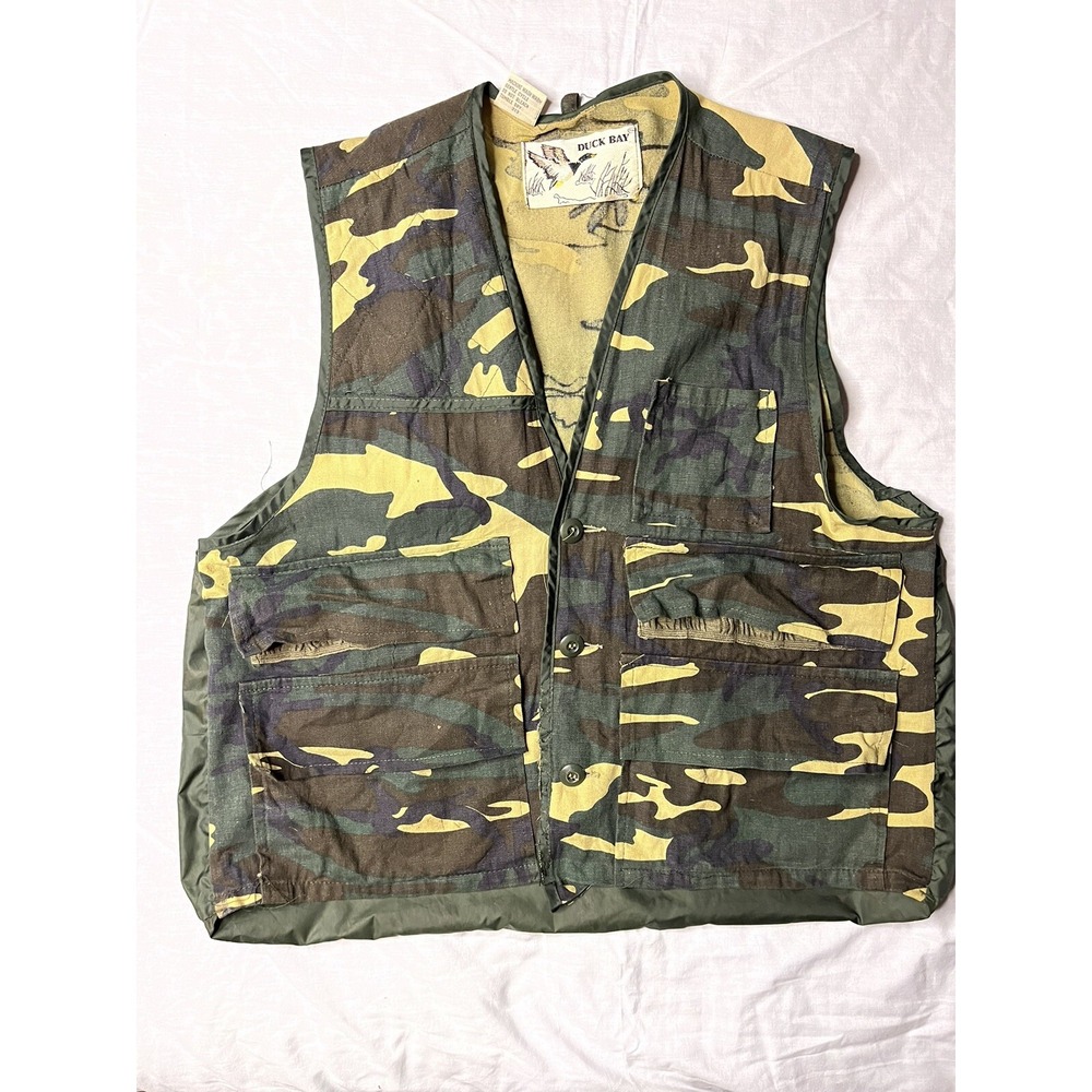 Duck Bay Vest Men's Size Medium Multi Color Camo Hunting Pockets Pouch Button Up